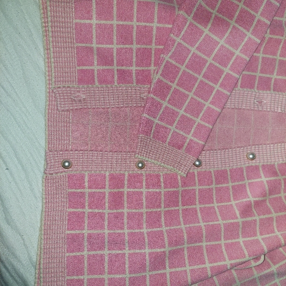 Sweater - Picture 5 of 5